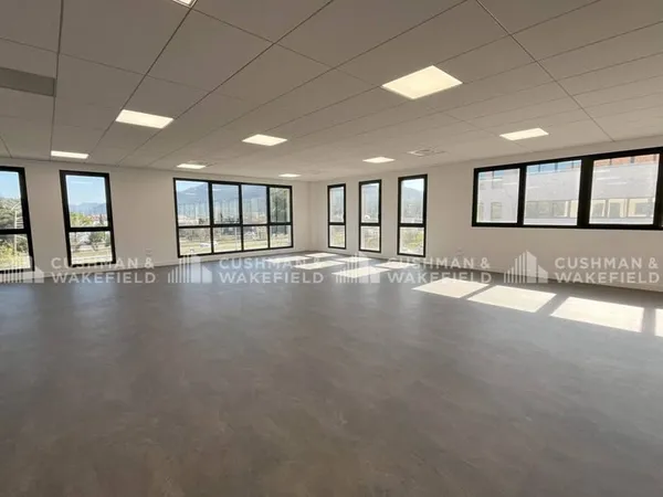 Bureaux 182 m²