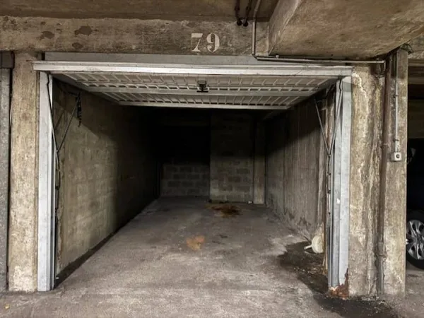 Parking/Garage/Box