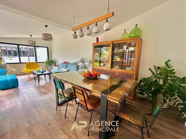 Maison 6 pièces 195 m²