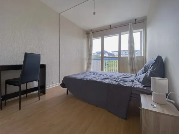 Appartement 5 pièces 11 m²