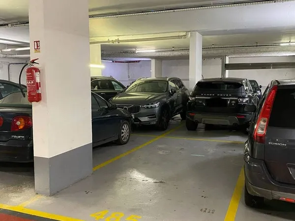 Parking 12 m²