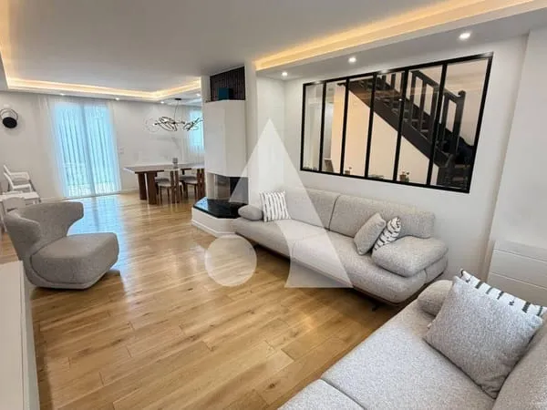 Maison 7 pièces 154 m²