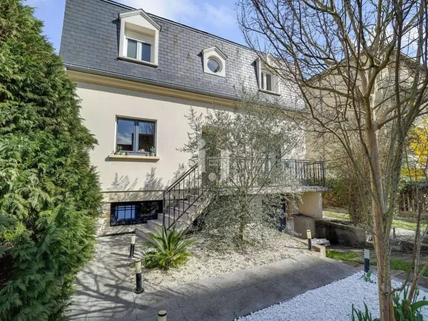 Maison 6 pièces 165 m²