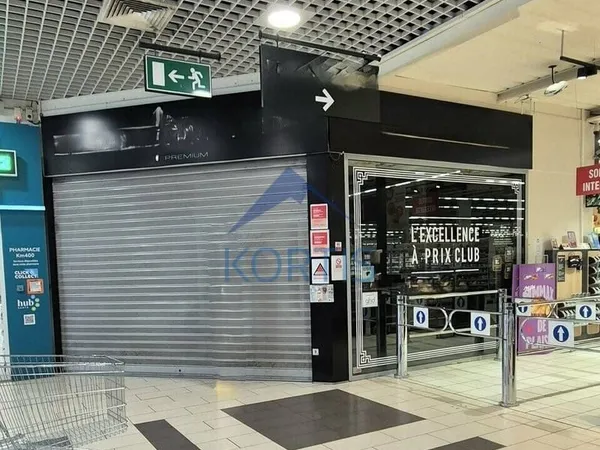 Local commercial 129 m²
