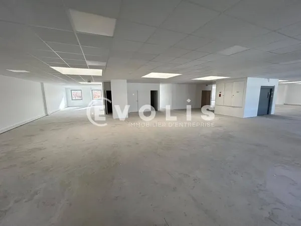 Bureaux 673 m²