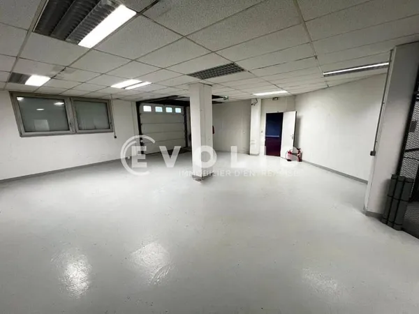Local d'activité 260 m²