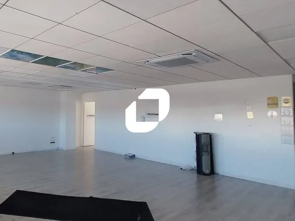 Bureau 105 m²