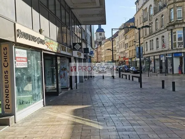 Local commercial 203 m²