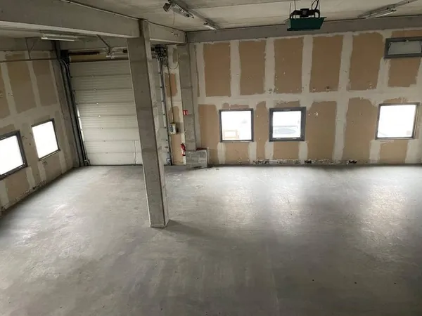 Local d'activité 1391 m²