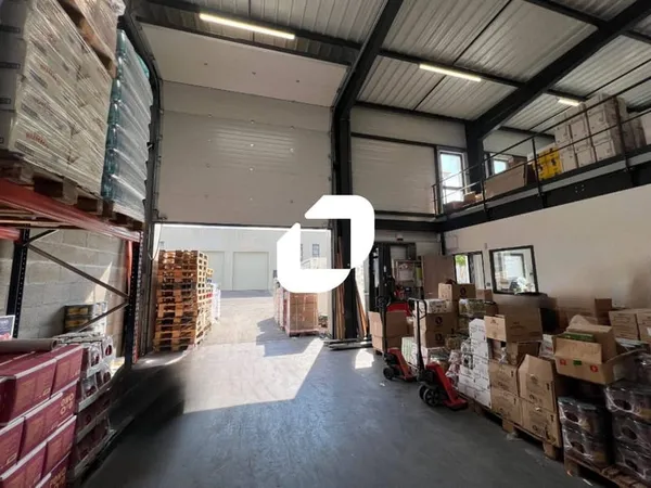 Local d'activité 325 m²