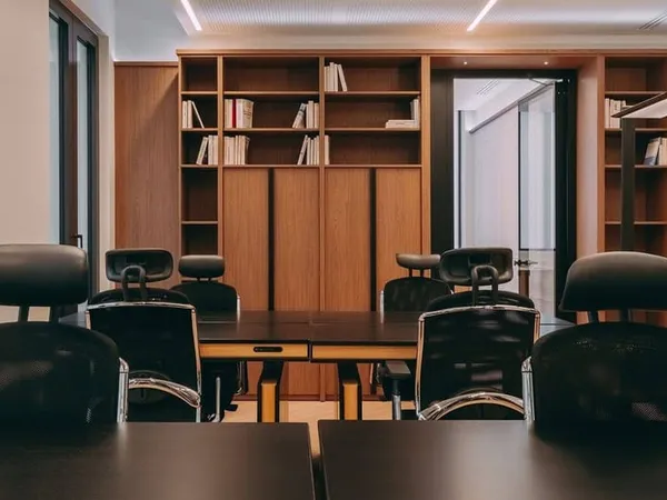 Bureau et espace de travail Vente Paris   55037€