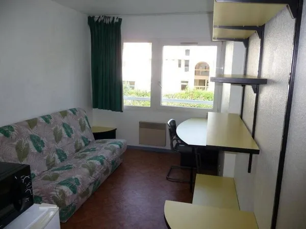 Studio 1 pièce 14 m²