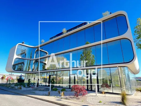 Bureaux 1484 m²