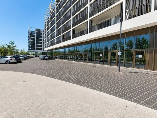 Local commercial 293 m²
