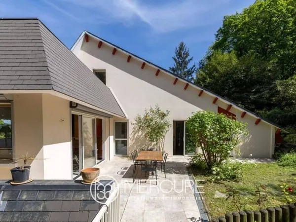 Maison 8 pièces 204 m²