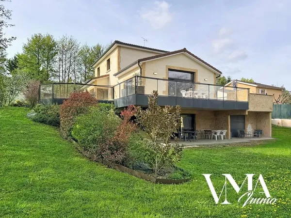 Villa 7 pièces 280 m²