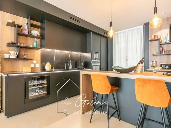 Appartement 5 pièces 156 m²