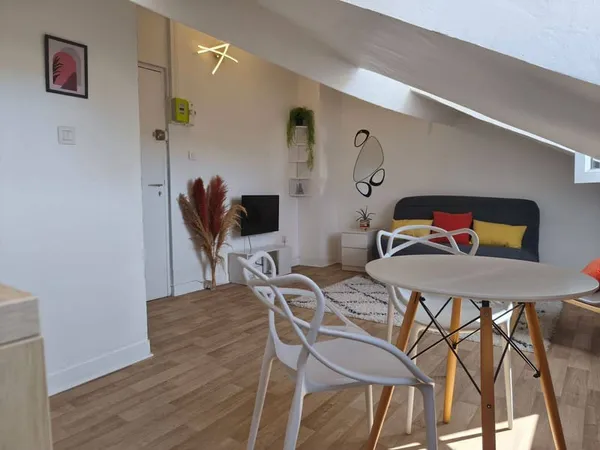 Studio 1 pièce 13 m²