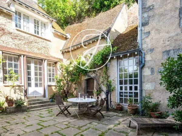 Maison 6 pièces 255 m²
