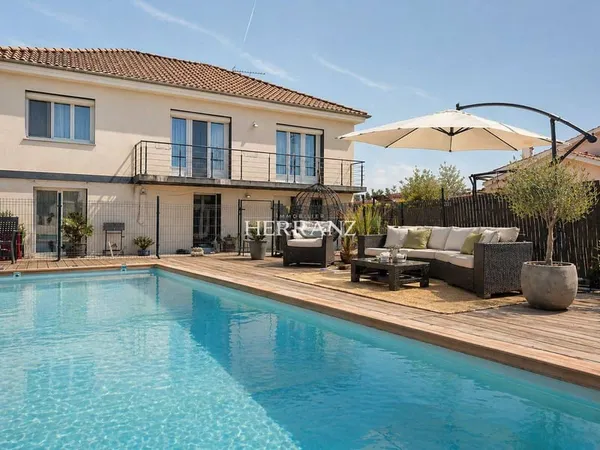 Maison 8 pièces 170 m²