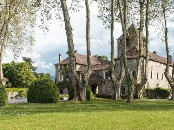 Maison 40 pièces 2910 m²