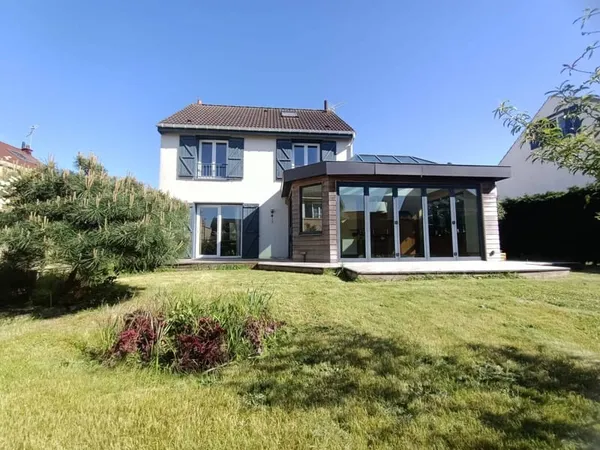 Maison 1 pièce 145 m²