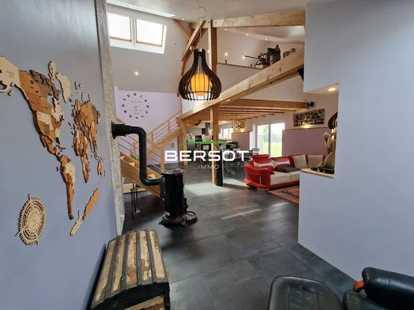Maison 9 pièces 266 m²