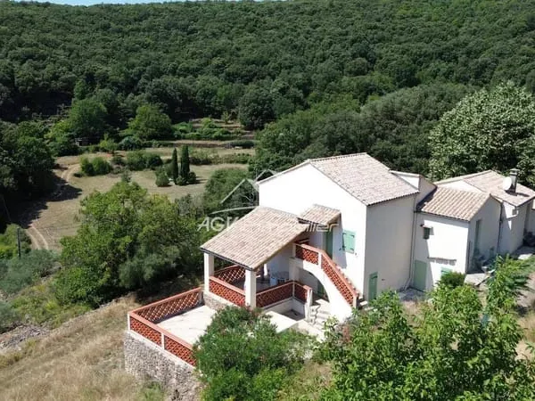 Maison 2 pièces 83 m²