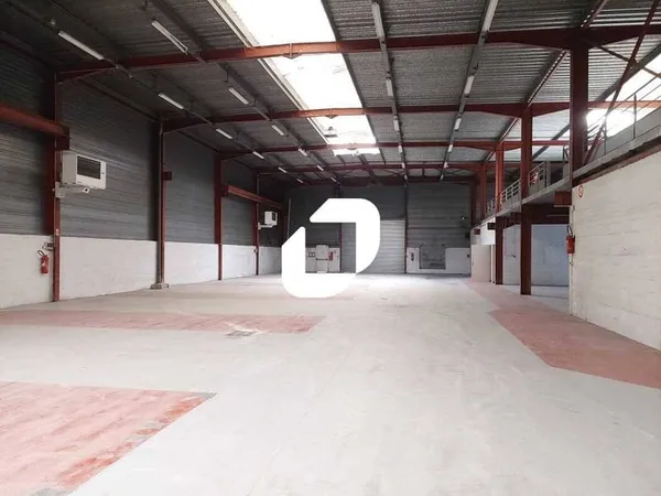 Local d'activité 1726 m²