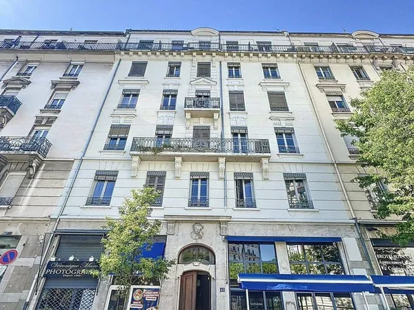 Studio 1 pièce 17 m²