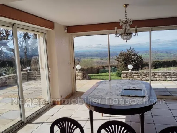 Maison 2 pièces 220 m²