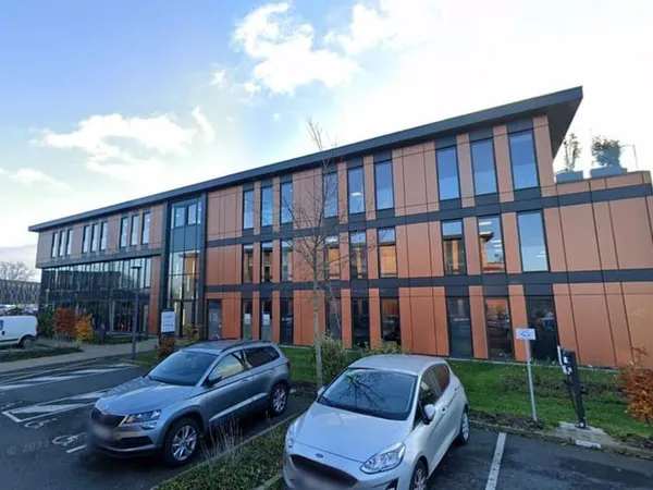 Bureaux 674 m²