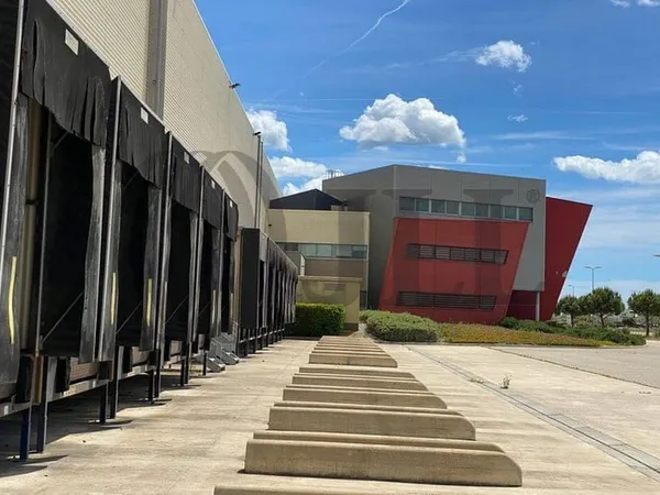Entrepôt 25451 m²