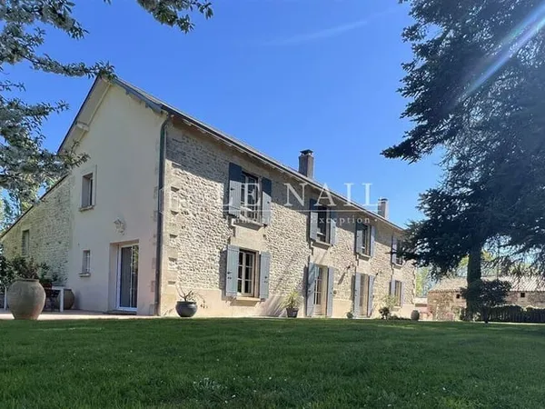 Maison 7 pièces 203 m²
