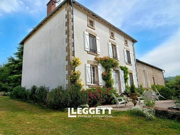 Maison 10 pièces 270 m²