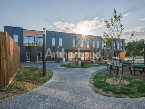 Bureaux 272 m²
