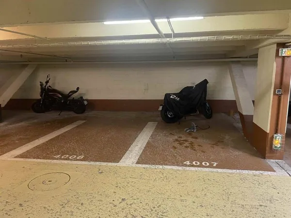 Parking 12 m²