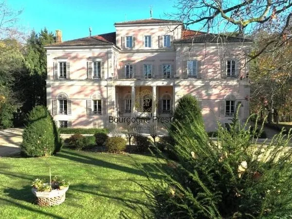 Château 18 pièces 1316 m²