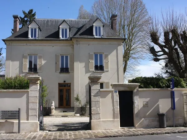 Maison 8 pièces 220 m²