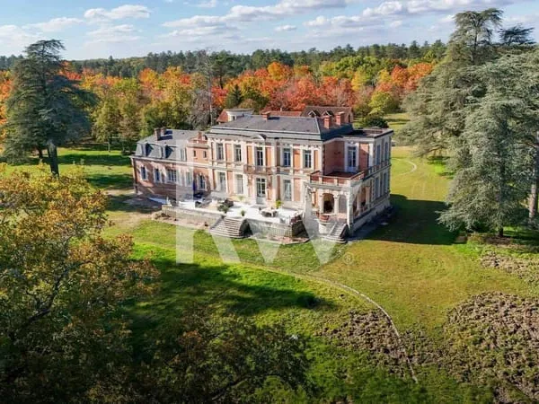 Château 25 pièces 1125 m²