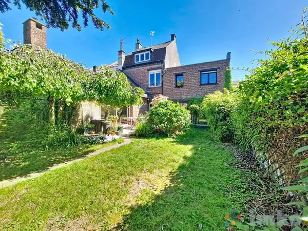 Maison 5 pièces 180 m²