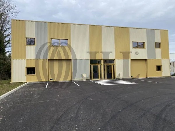 Local d'activité 650 m²