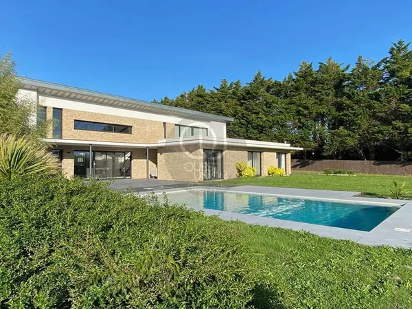Maison 6 pièces 195 m²