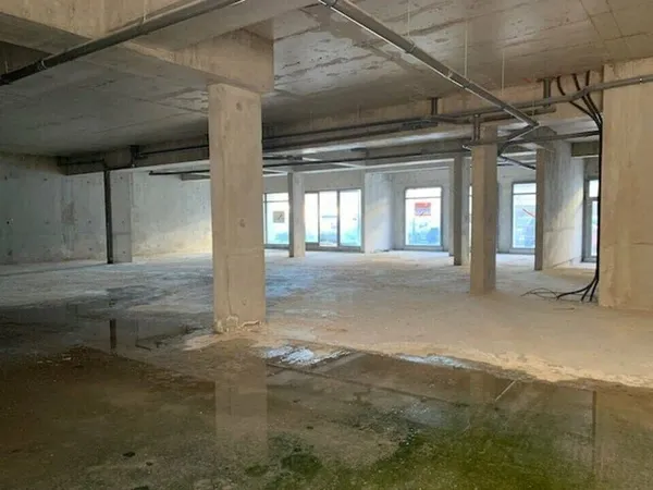 Local commercial 475 m²