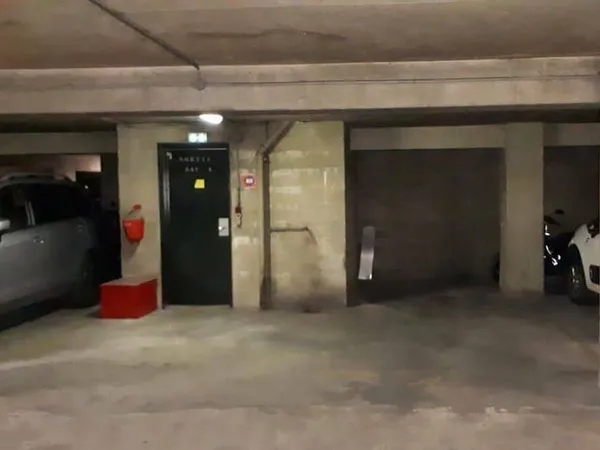 Parking 14 m²