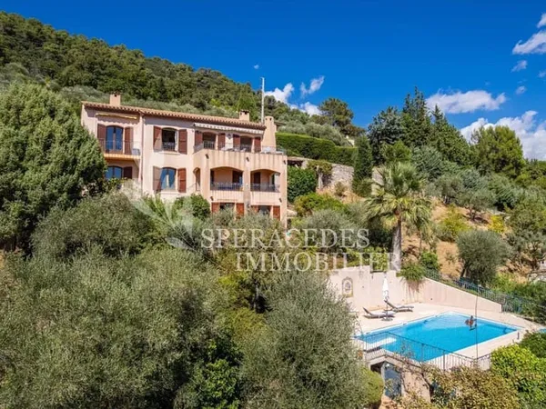 Maison de plain-pied 7 pièces 216 m²