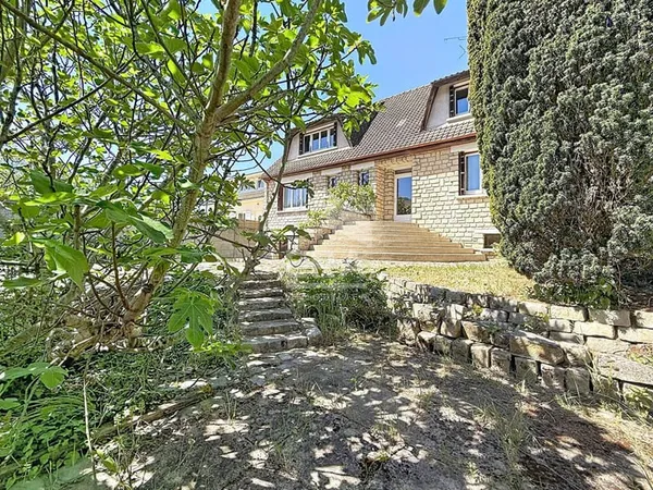 Maison 7 pièces 181 m²