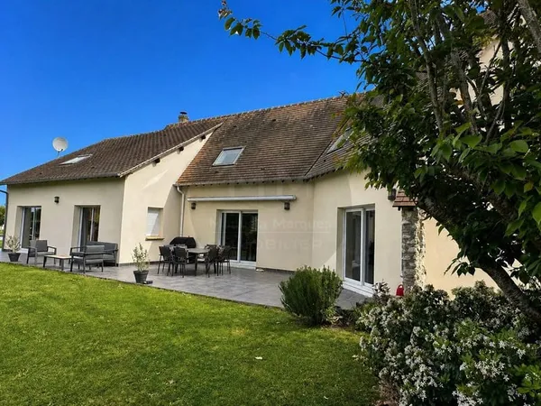 Maison 7 pièces 240 m²
