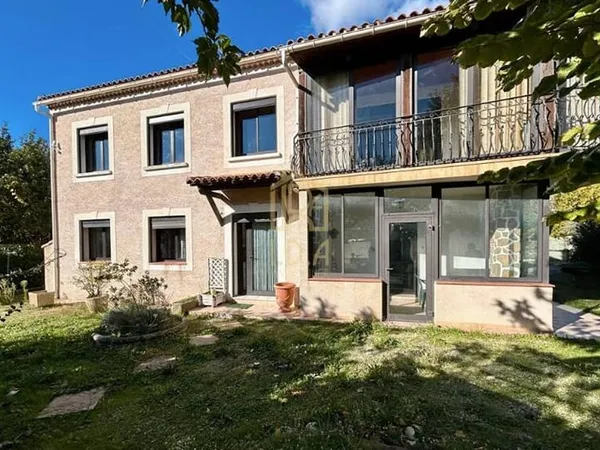 Villa 7 pièces 182 m²