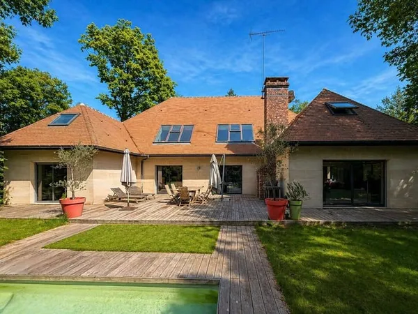 Maison 10 pièces 140 m²